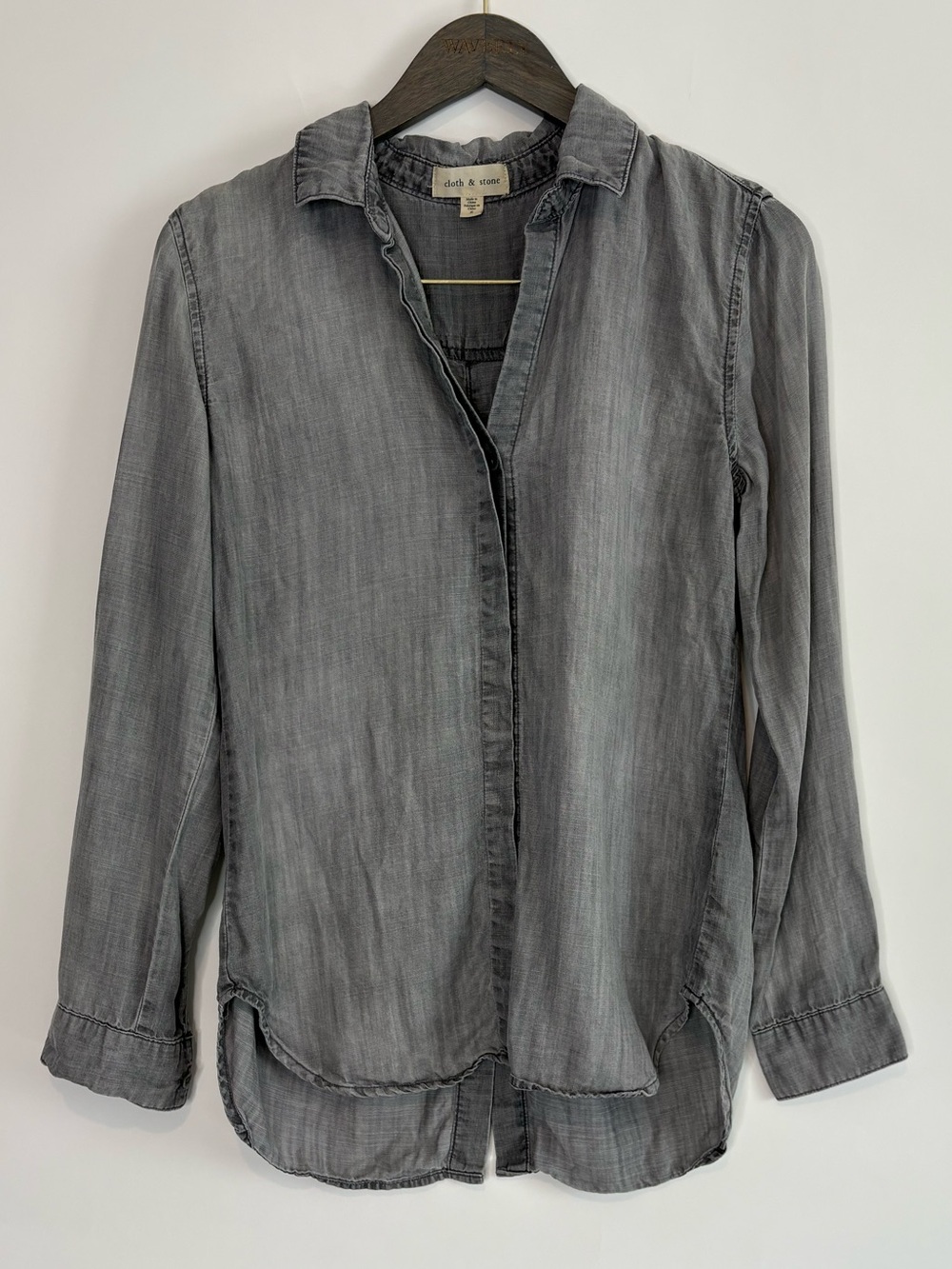 Cloth & Stone Gray Solid Collared Long Sleeve Tencel Top Button Up